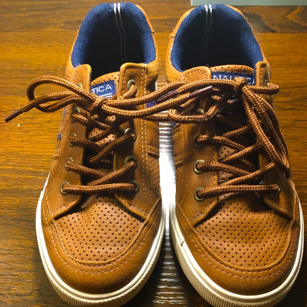 Brown and Blue Casual Nautica toddler shoe (13c)
